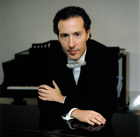 Gerardo Vila